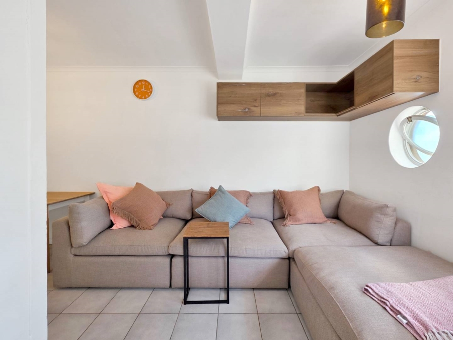 To Let 1 Bedroom Property for Rent in Sea Point Western Cape